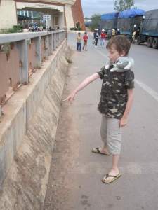 Z at the dividing line on the Vietnam-Laos border