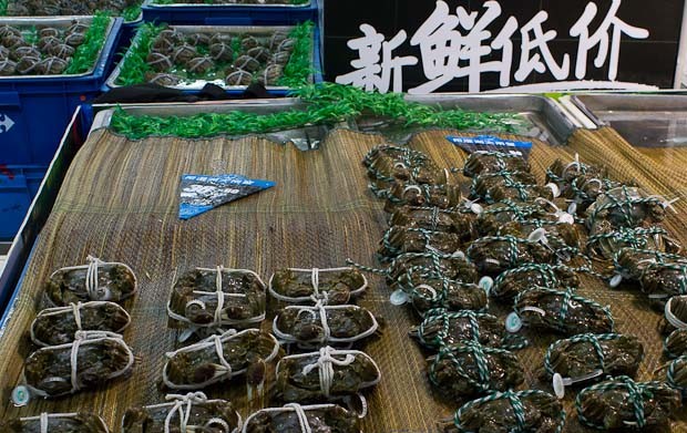 Chinese Supermarket Crabs Live crabs on sale in Chinese supermarket.