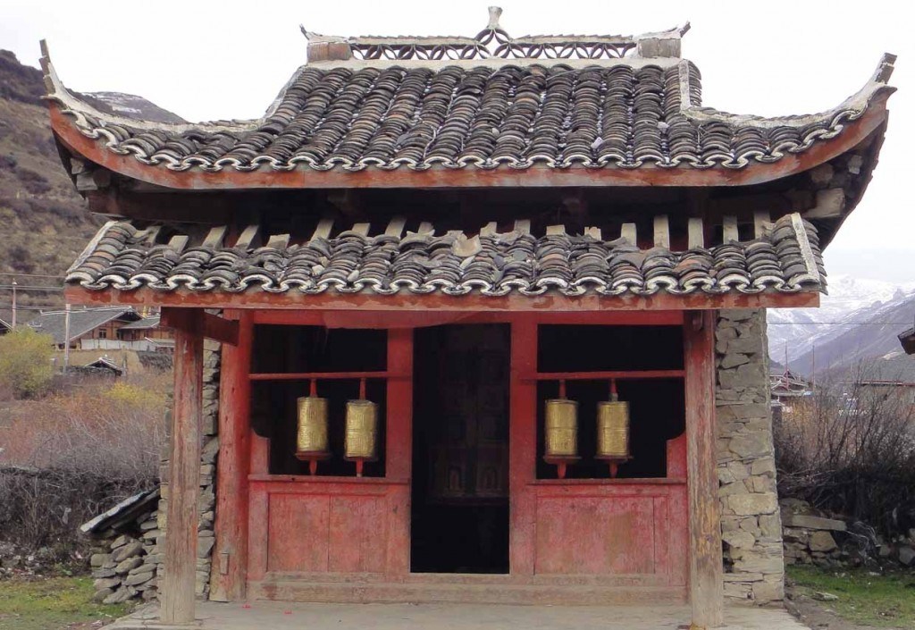 Tibetan temple outside Songpan.