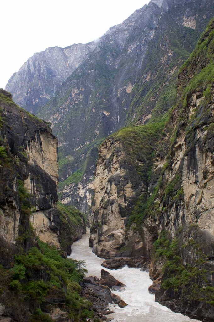 Descent to Yangzi on Tiger Leaping Gorge.