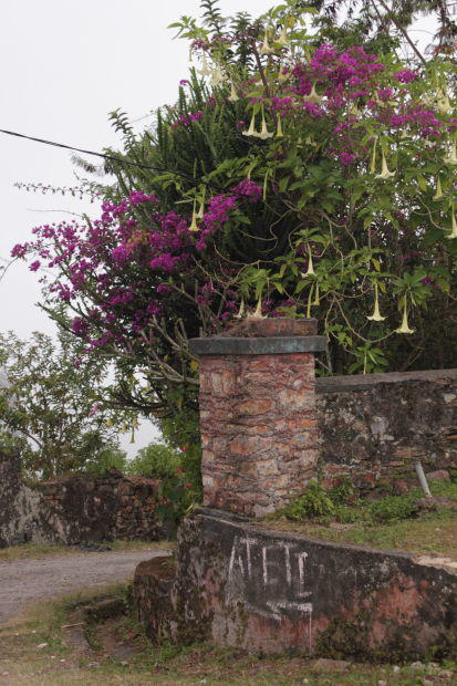gateway pousada maubisse graffitied gateway to portuguese guesthouse, maubisse, timor leste