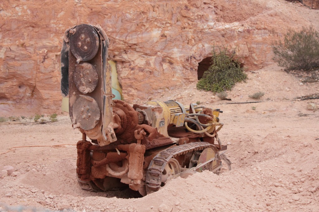 mining machine with sanding drills on it