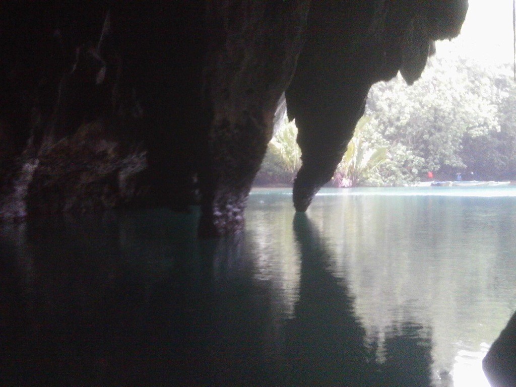 Underground_River_Puerto_Princesa_Palawan_Philippines View from the Puerto Princesa Underground River, Palawan, Philippines: jagged rock and turquoise water.