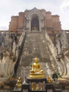 wat_chedi_luang_chiang_mai_thailand Buddhas on the ruins of a medieval chedi. Wat Chedi Luang, Chiang Mai, Thailand.
