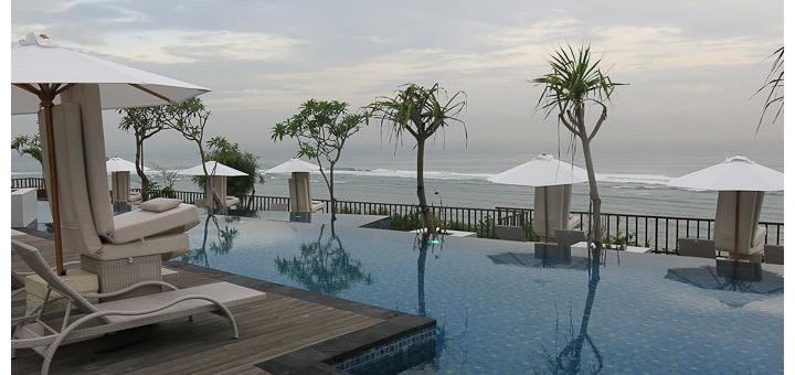 The pool at Samabe.