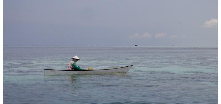 Bajo fisherman off Maratua, Derawan, Kalimantan.