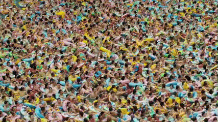 Crowded Chinese swimming pool.